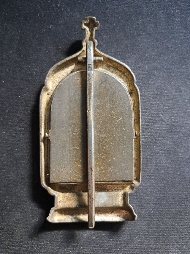 Capilla de metal con Virgen Inmaculada Esmaltada.