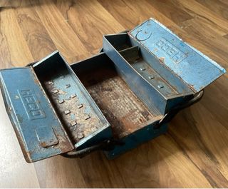 Caja de herramientas vintage azul HECO