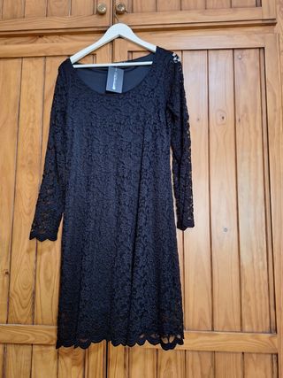 Vestido negro de encaje