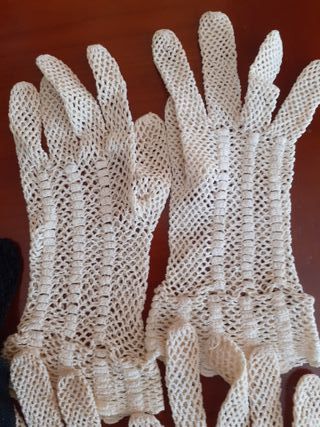 Guantes artesanía blancos y negros