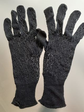 Guantes artesanía blancos y negros
