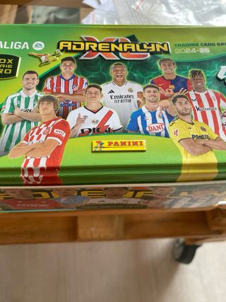 Caja de cromos fútbol variados