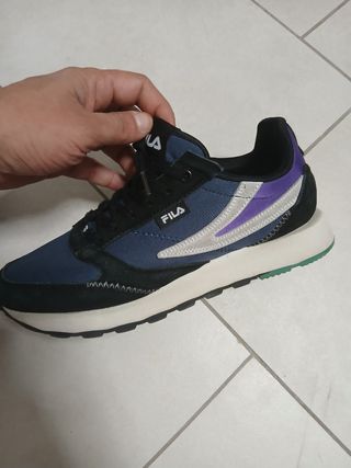 Scarpe Fila blu e viola