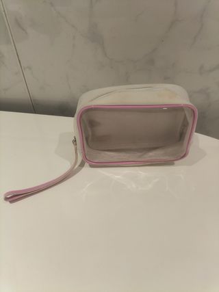 Lote de neceseres y monederos