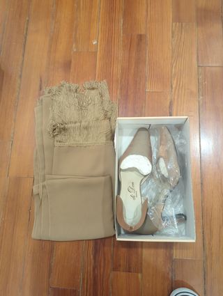 Zapatos de fiesta y chal a juego