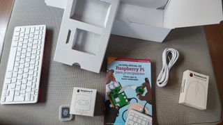 Raspberry Pi 400 Kit 2GB RAM 