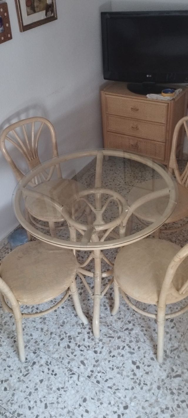 Mesa de cristal de bambú con 4 sillas