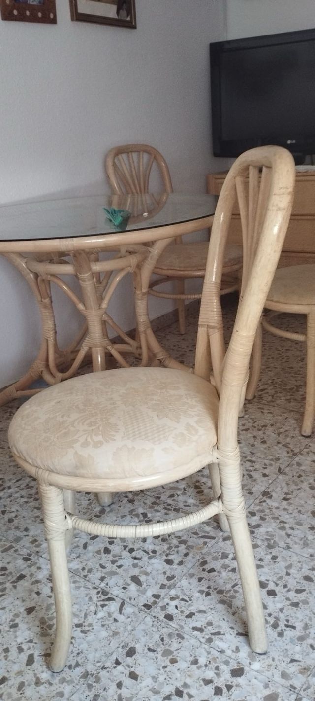 Mesa de cristal de bambú con 4 sillas