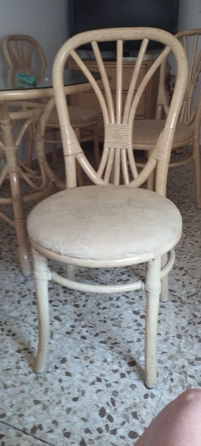 Mesa de cristal de bambú con 4 sillas