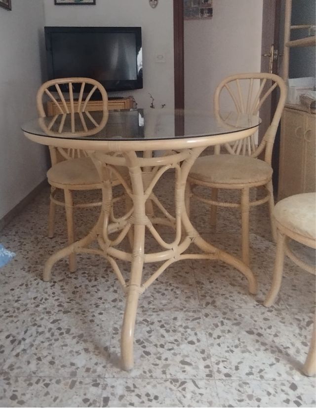 Mesa de cristal de bambú con 4 sillas