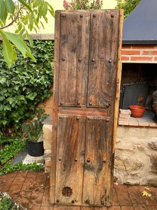 Puerta de madera antigua rústica