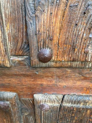 Puerta de madera antigua rústica