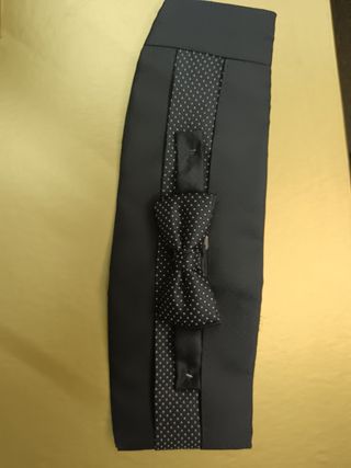 Conjunto fajín y pajarita niño negro