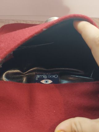 Bolso rojo con ribete de pelo