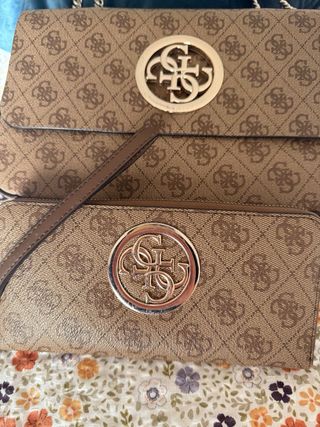 Conjunto Guess Bolso y Cartera Marrón