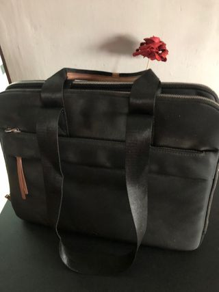 Bolso porta libretas y bolis negro