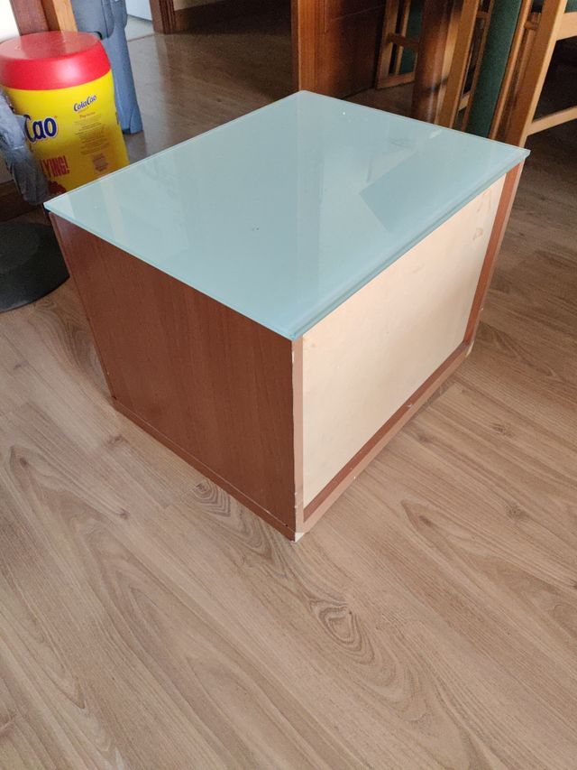 2x10€ Mesita de noche cajonera