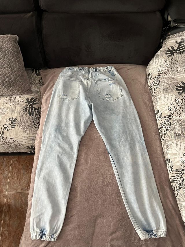 Pantalón vaquero Bershka jogger roto azul