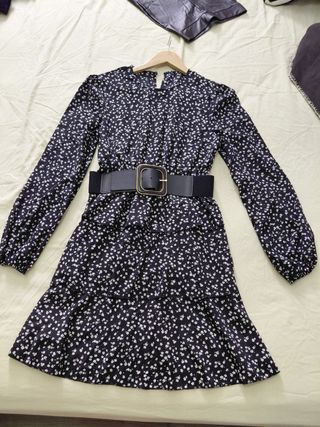 Vestido estampado floral con cinturón