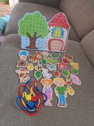 Juego de ensartar de madera para niños