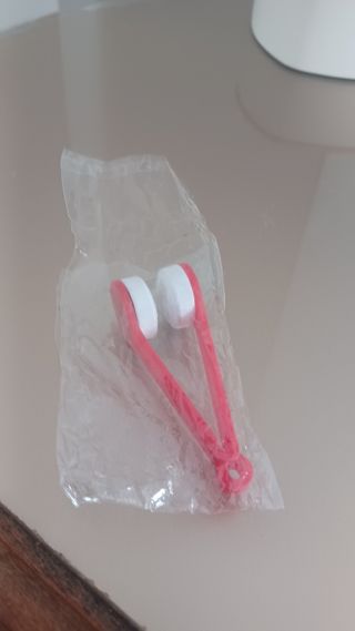 Pulisci occhiali rosso e bianco