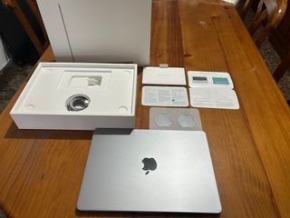 MacBook Air 13 pulgadas M3 Gris Espacial 2024