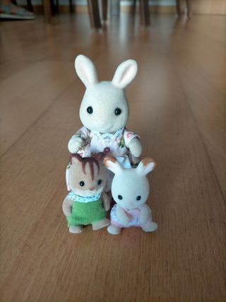 Mamá Coneja con Bebés y Cochecitos