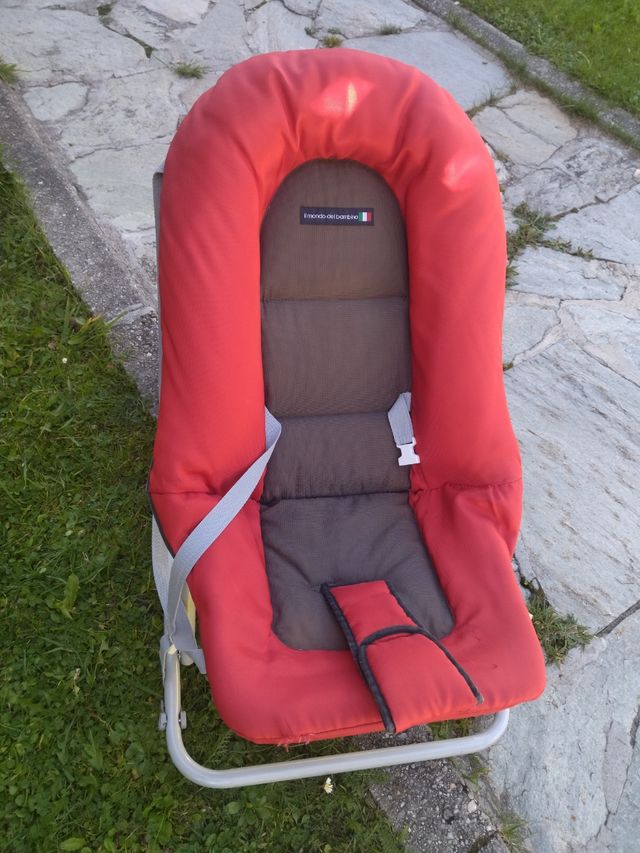 Sdraietta bimbo rossa