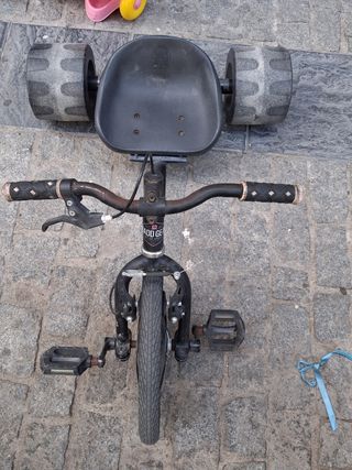 Triciclo infantil