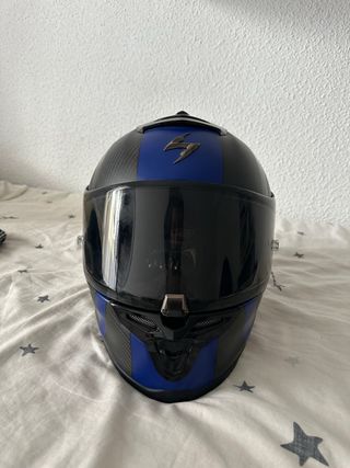 Casco Scorpion exo R1 air Negro y Azul carbono