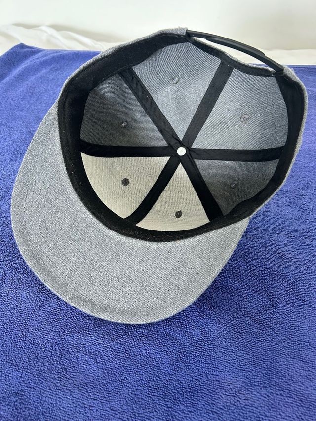 Gorra SURFBLEND Gris y Blanca