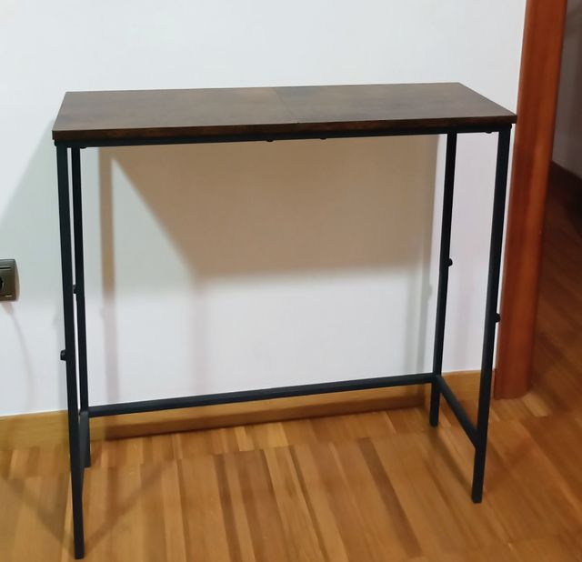 Mesa de entrada estrecha marrom rustico y negra