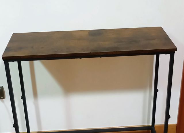 Mesa de entrada estrecha marrom rustico y negra