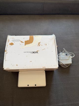 Nintendo 3DS Blanca con Caja