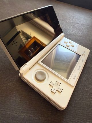 Nintendo 3DS Blanca con Caja