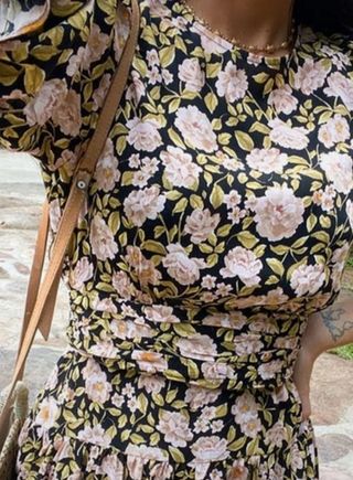 Vestido Zara floral negro y rosa