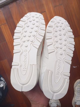 Zapatillas Reebok Blancas y Grises Sin Usar
