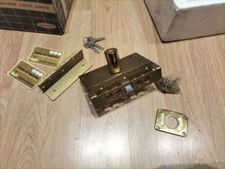 Cerradura Ezcurra sobreponer alta seguridad