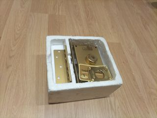 Cerradura Ezcurra sobreponer alta seguridad