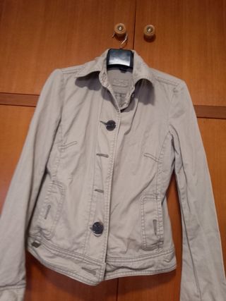 Tres chaquetas vaqueras entalladas