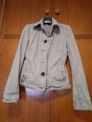 Tres chaquetas vaqueras entalladas