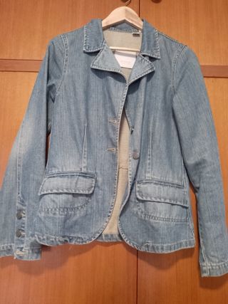 Tres chaquetas vaqueras entalladas