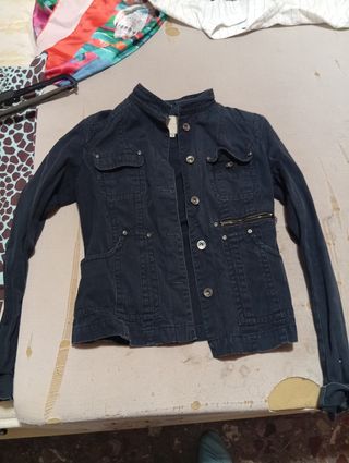 Tres chaquetas vaqueras entalladas