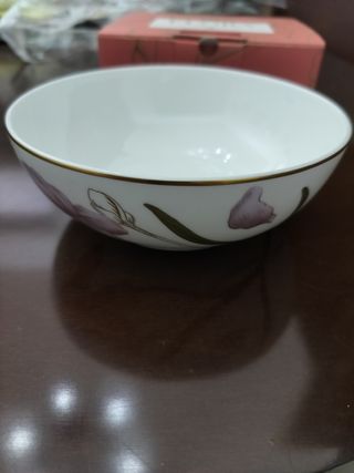 Ciotola porta dolci in porcellana con fiori