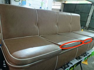 Sofá 4 plazas marrón, con almacenaje