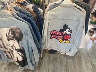 Chaqueta vaquera Mickey Mouse lentejuelas