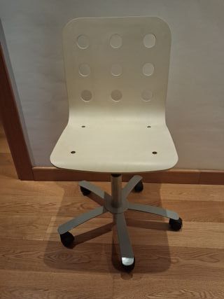 Silla de escritorio Ikea blanca de madera