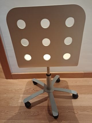 Silla de escritorio Ikea blanca de madera