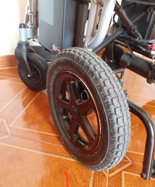 Silla de ruedas eléctrica motorizada