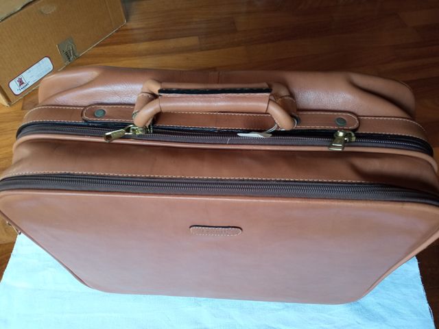 borsa con valigetta rigida portadocumenti iSanti